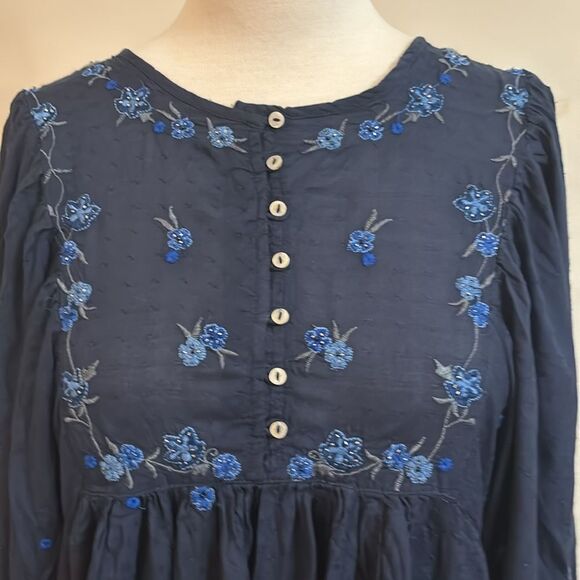 FREE PEOPLE Kiss From a Rose Navy Embroidered Boho Top S - Picture 2 of 11